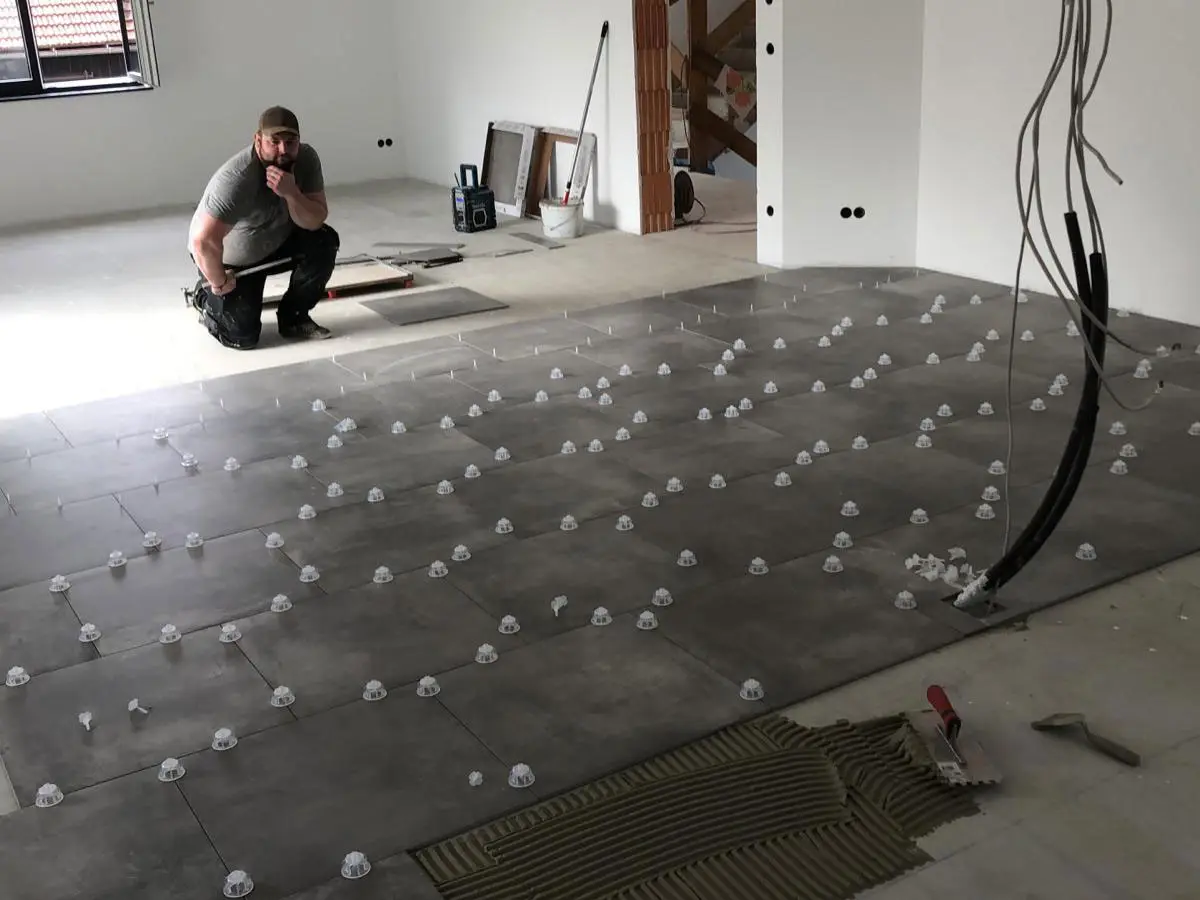 Bild von den Pflasterarbeiten im Haus